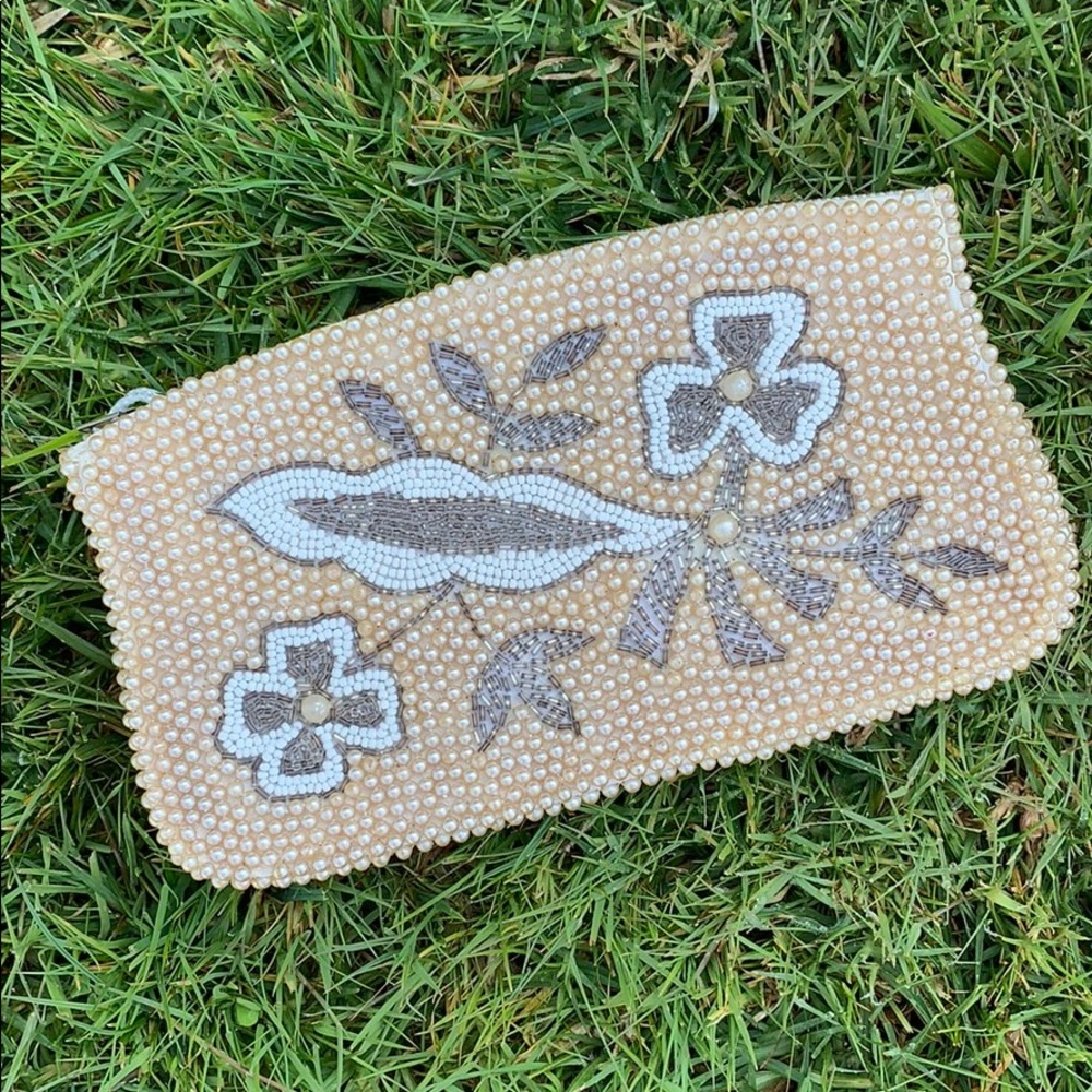 Vintage beaded hand bag